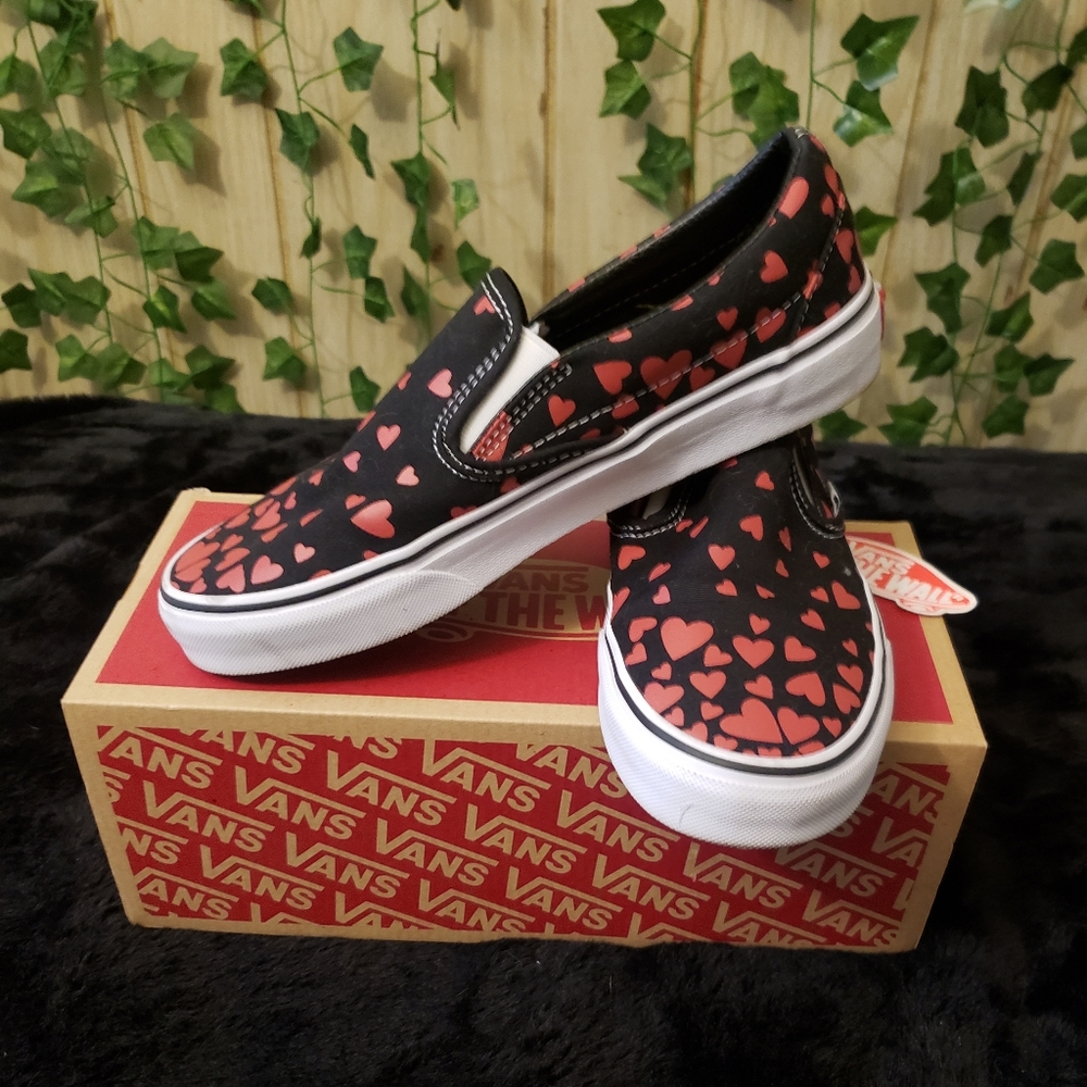 Classic Slip-On Valentines blkrcngrd Vans  Shoes